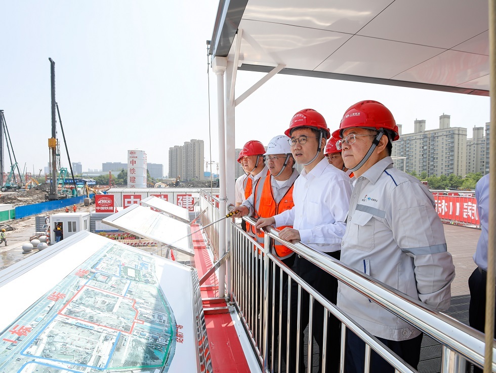 2-朱可炳在上海宝冶上海宝山站项目开展安全生产检查