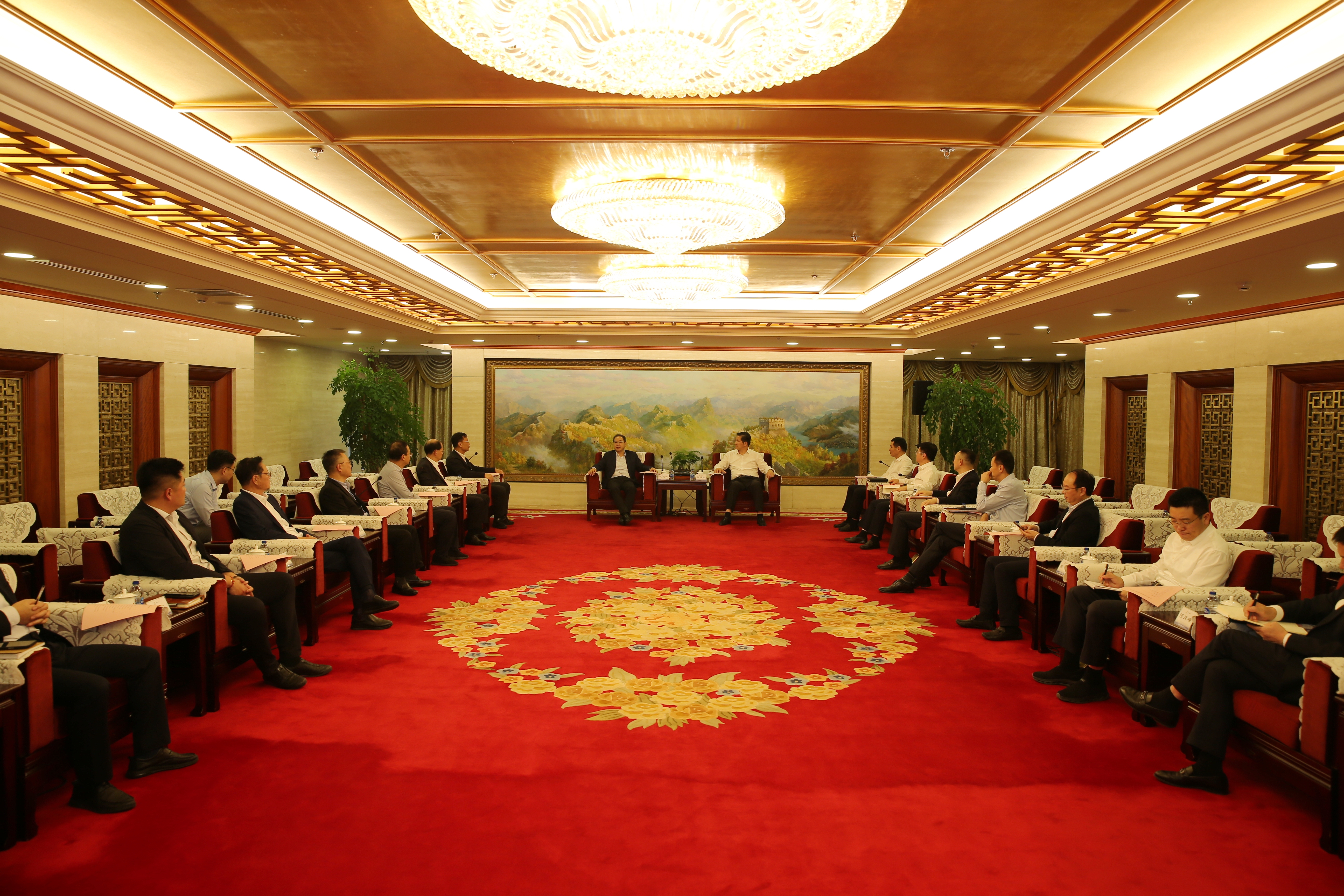 陈建光会见上海建工党委书记、董事长杭迎伟